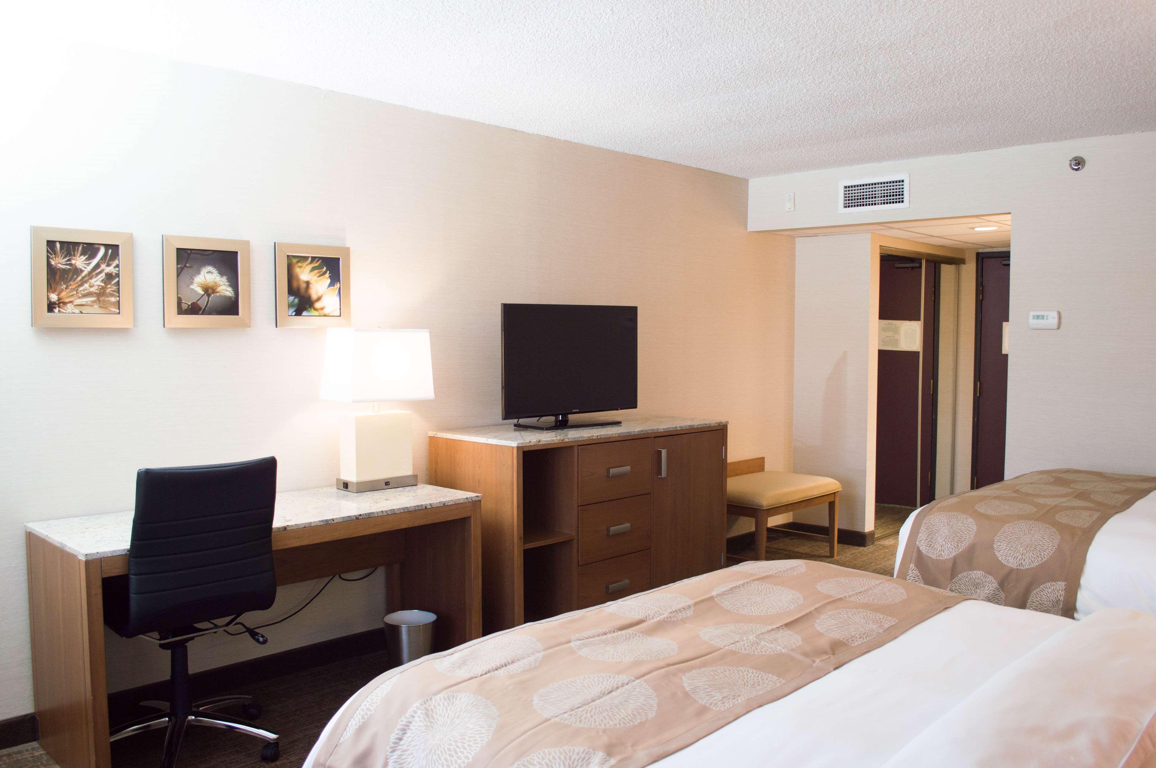 Radisson Hotel Detroit-Фармингтън Хилс Екстериор снимка