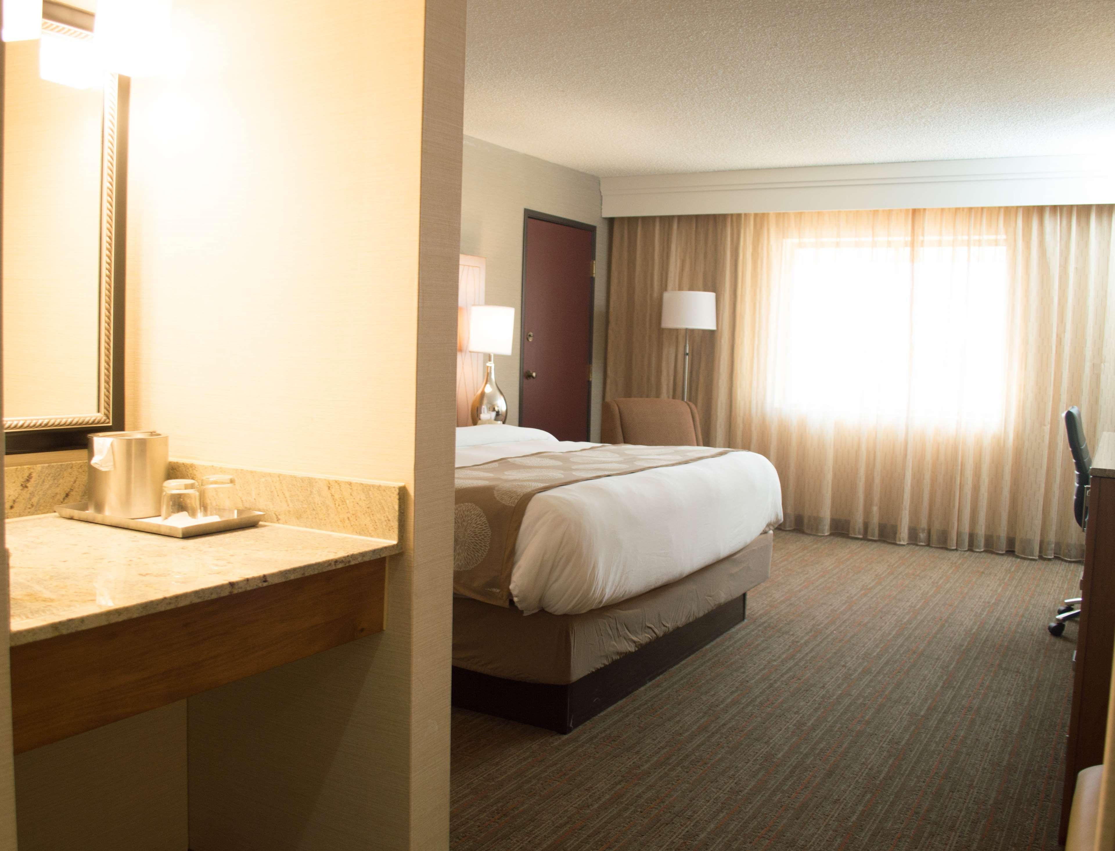 Radisson Hotel Detroit-Фармингтън Хилс Екстериор снимка