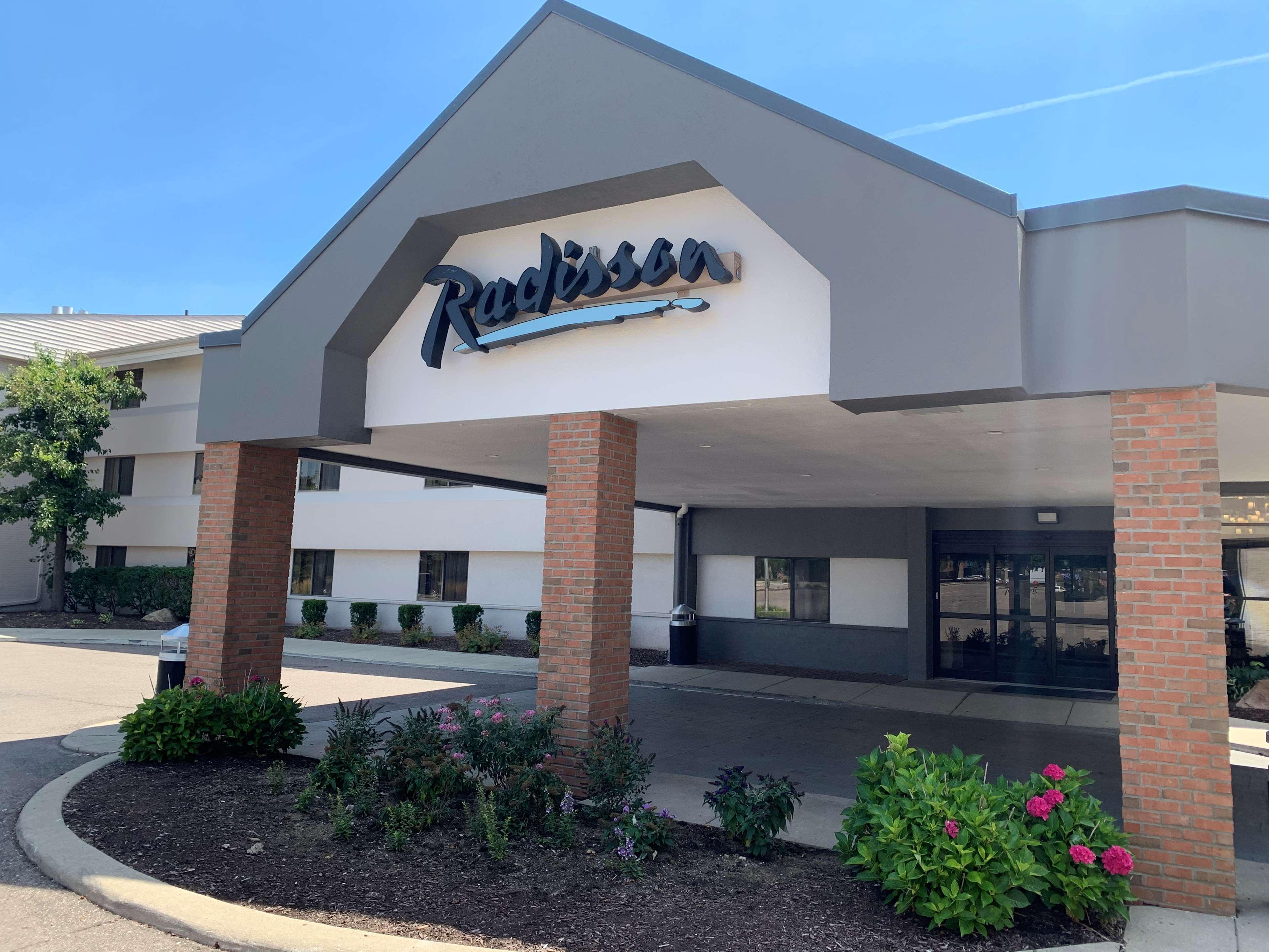 Radisson Hotel Detroit-Фармингтън Хилс Екстериор снимка