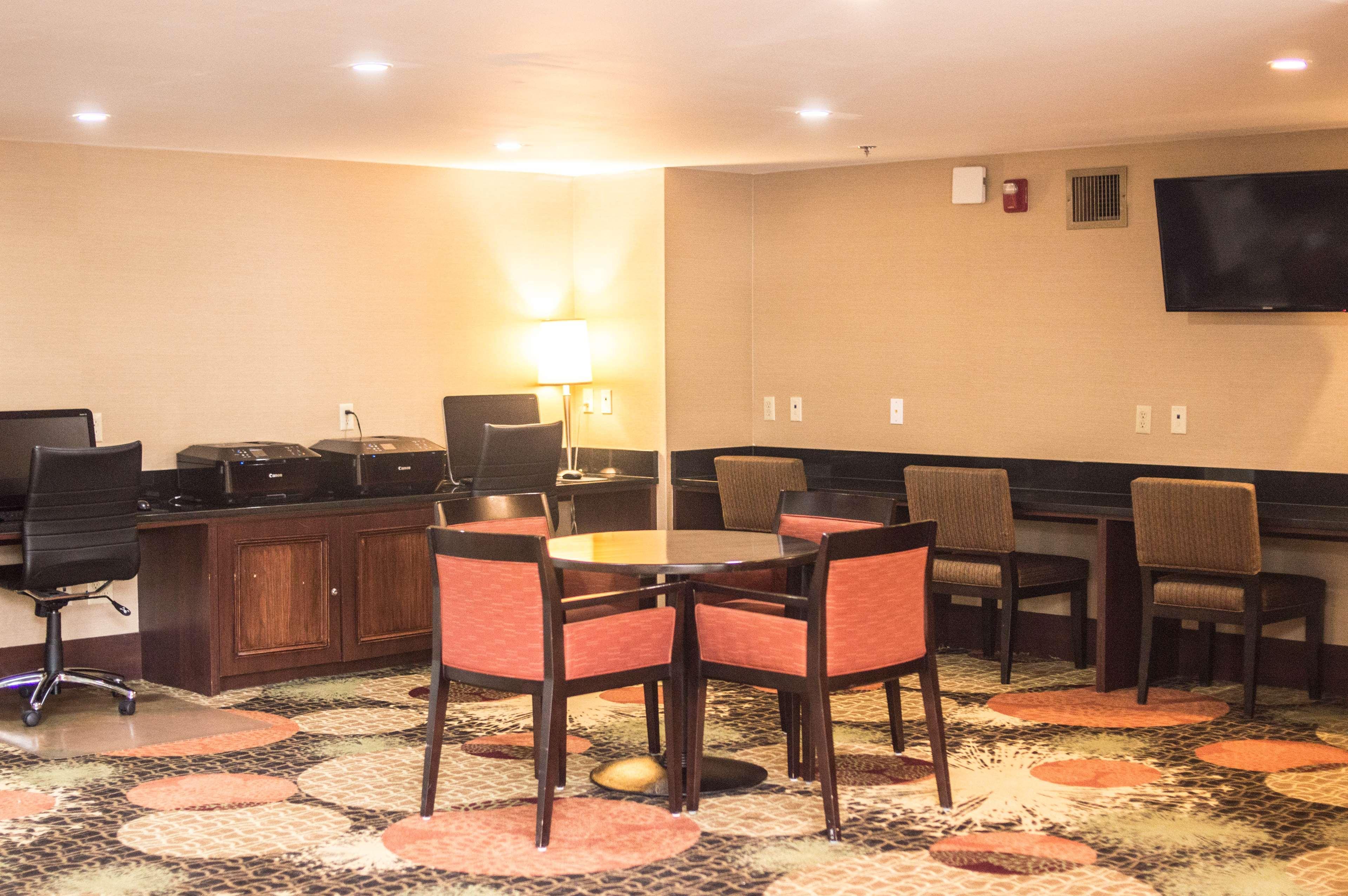 Radisson Hotel Detroit-Фармингтън Хилс Екстериор снимка