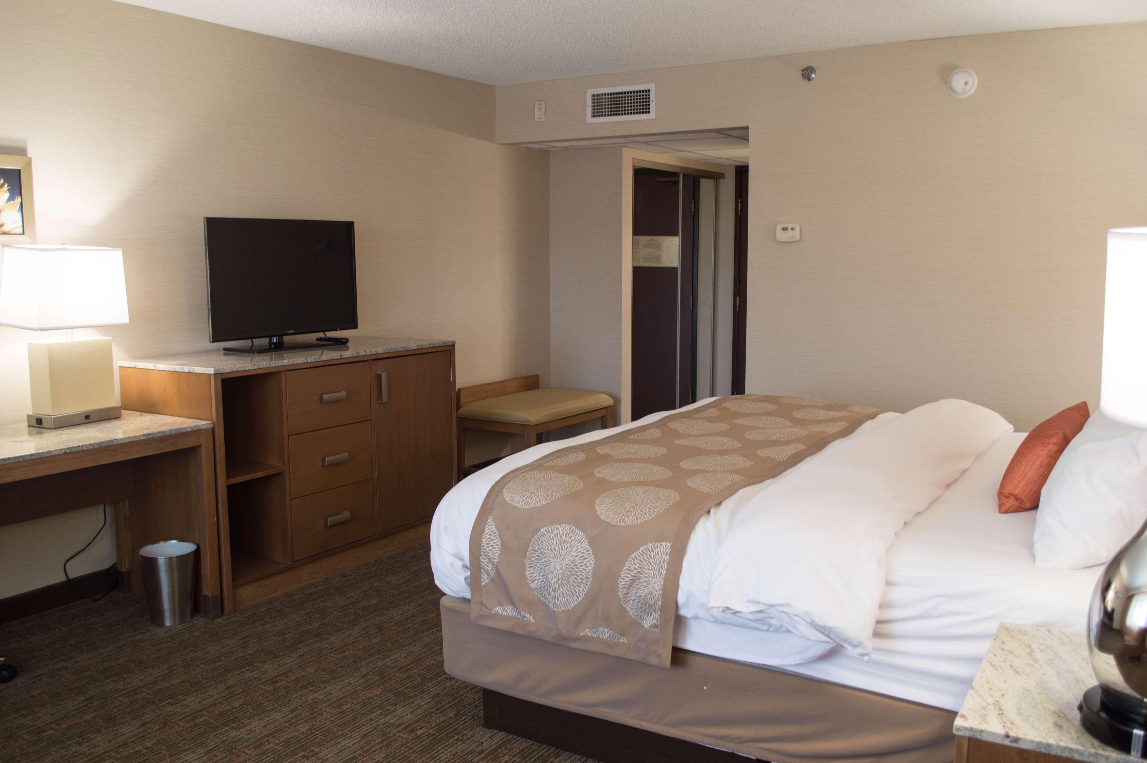 Radisson Hotel Detroit-Фармингтън Хилс Екстериор снимка