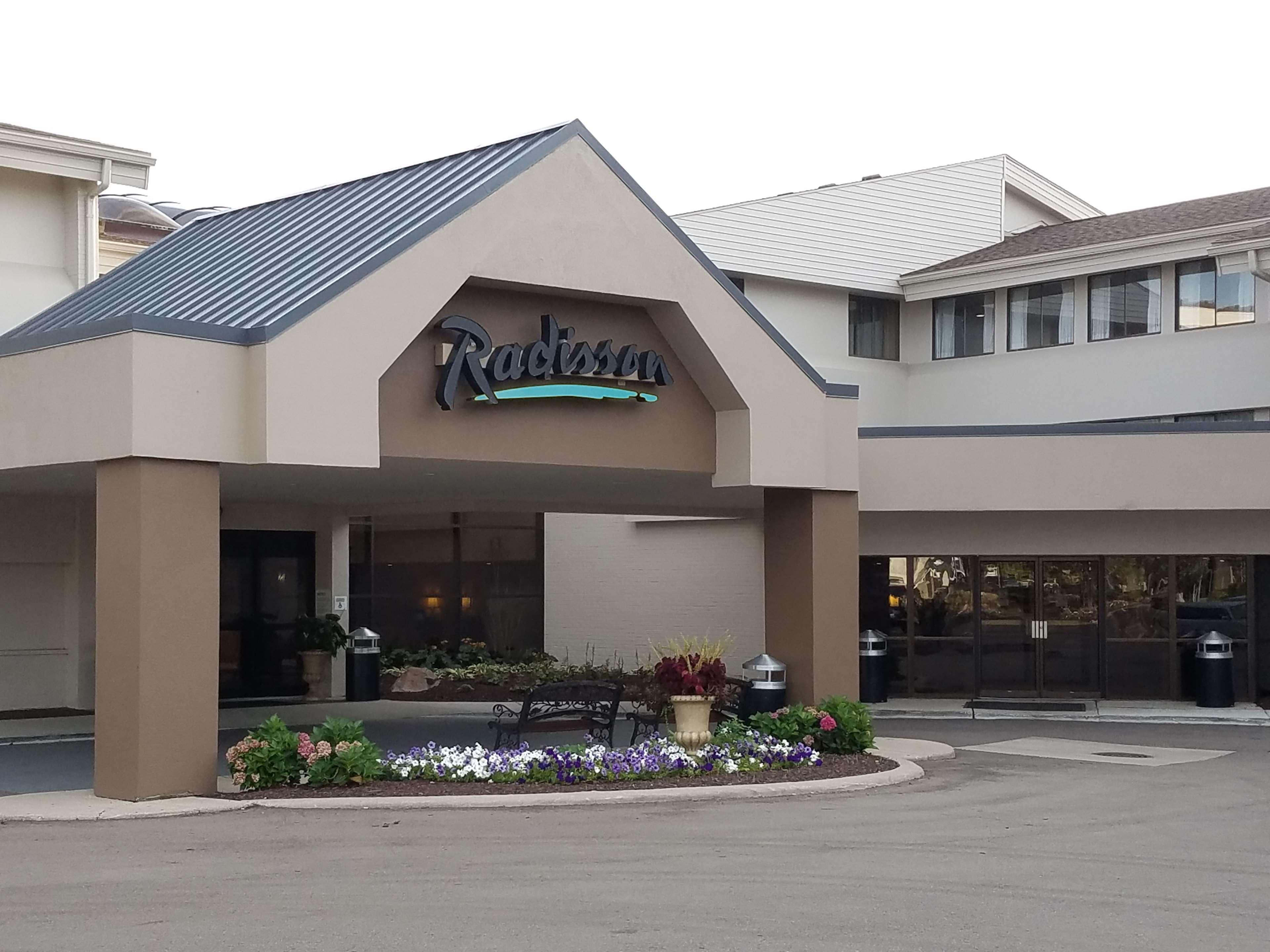 Radisson Hotel Detroit-Фармингтън Хилс Екстериор снимка