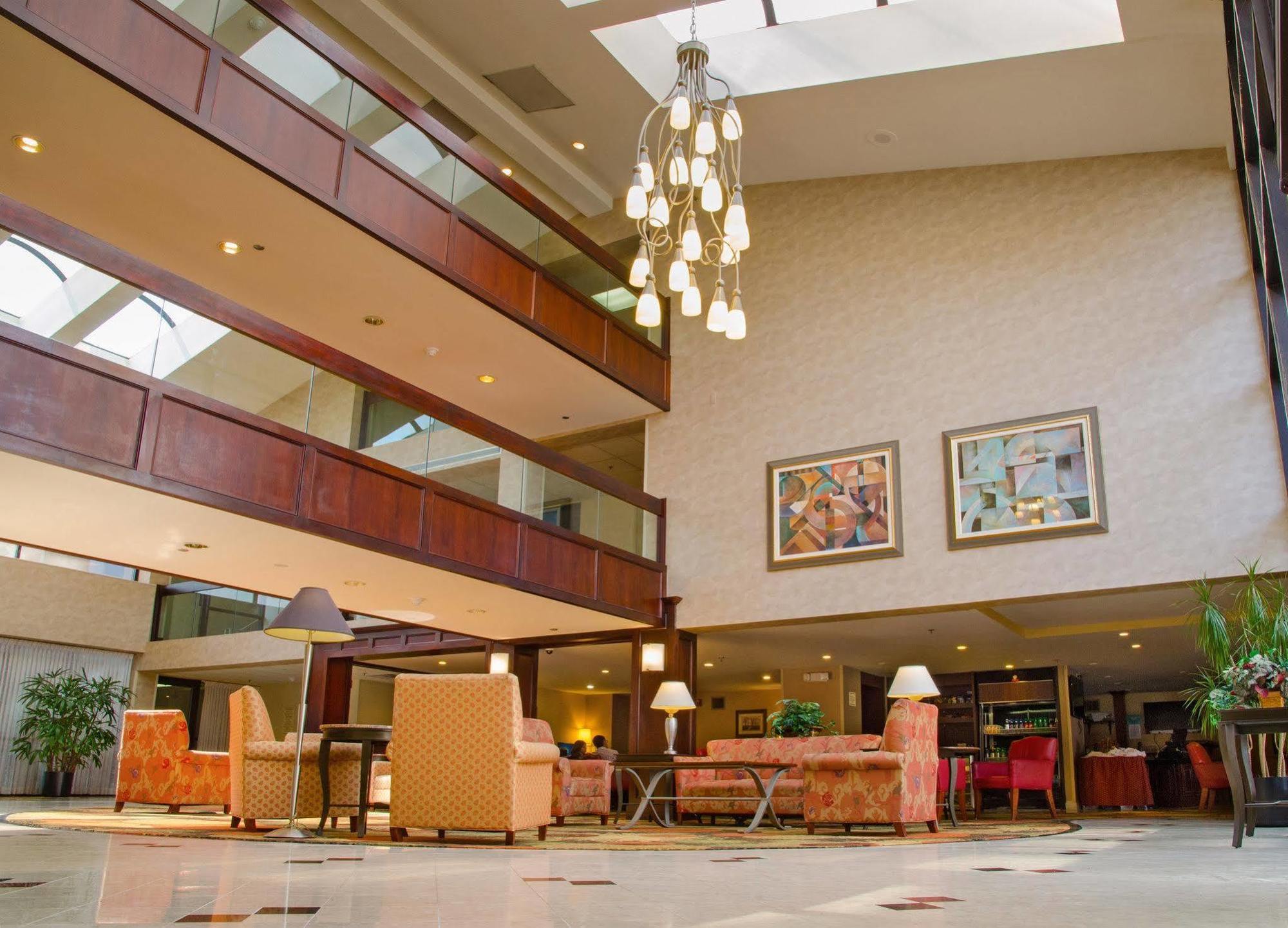 Radisson Hotel Detroit-Фармингтън Хилс Екстериор снимка