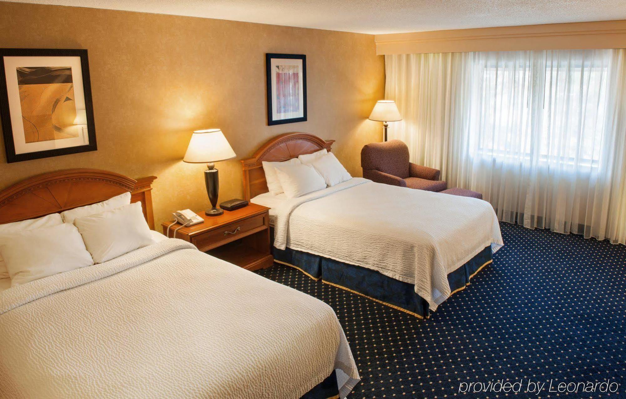 Radisson Hotel Detroit-Фармингтън Хилс Екстериор снимка