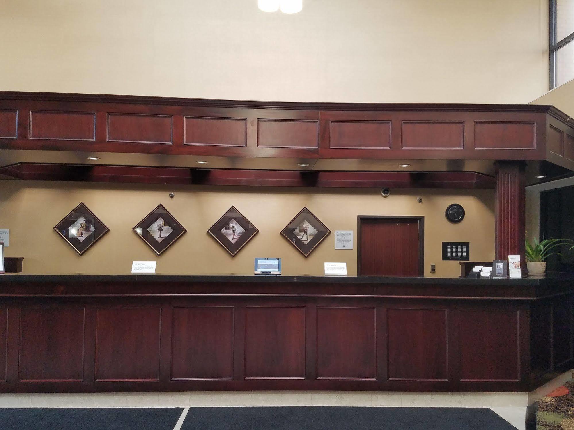 Radisson Hotel Detroit-Фармингтън Хилс Екстериор снимка