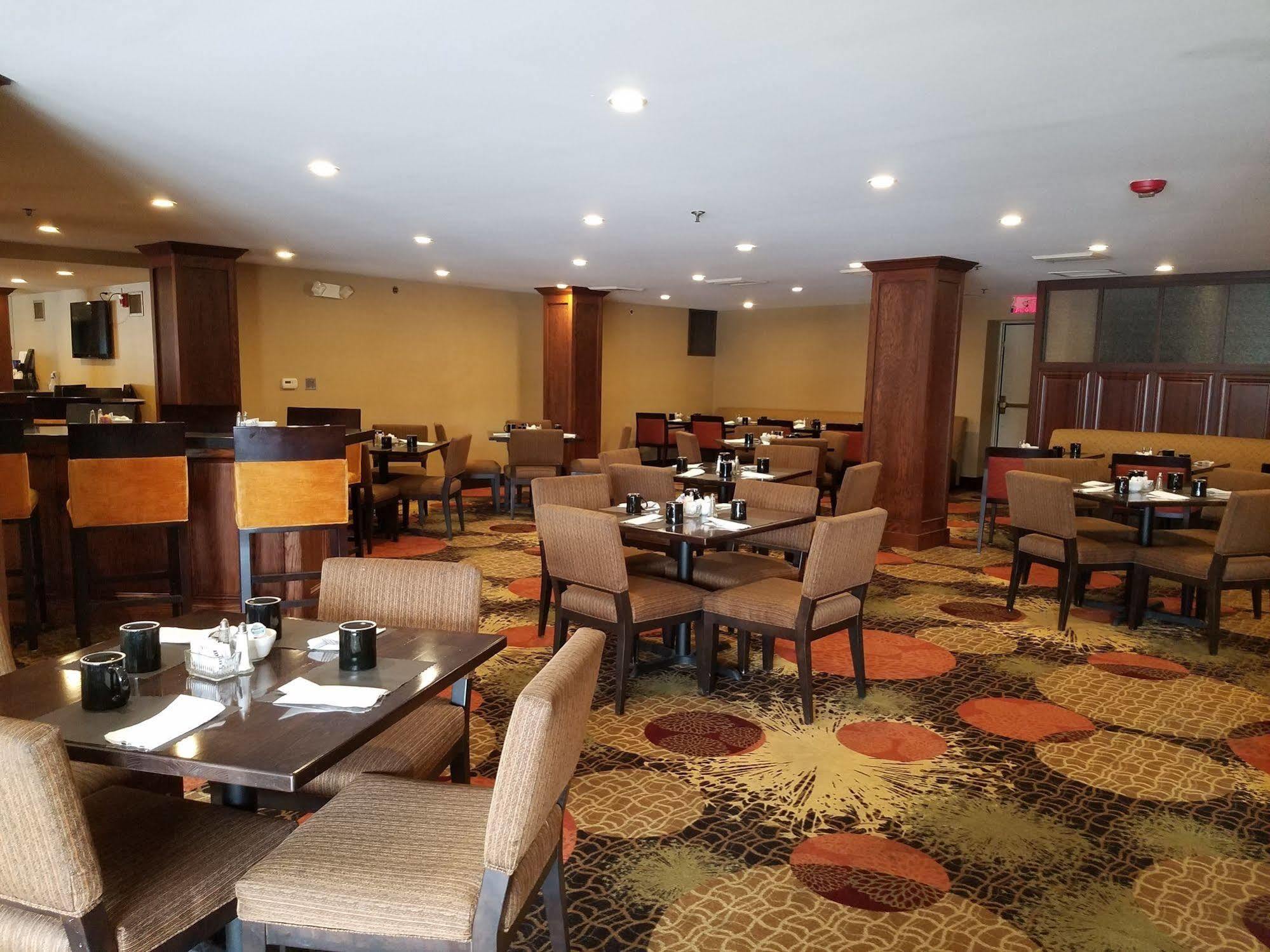 Radisson Hotel Detroit-Фармингтън Хилс Екстериор снимка