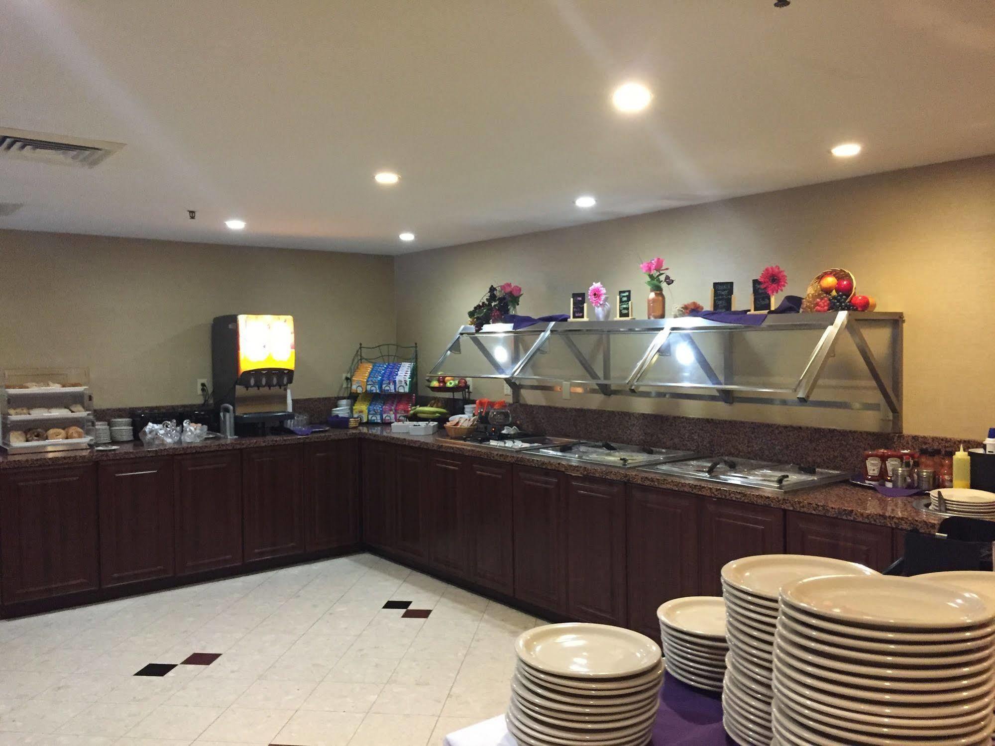 Radisson Hotel Detroit-Фармингтън Хилс Екстериор снимка